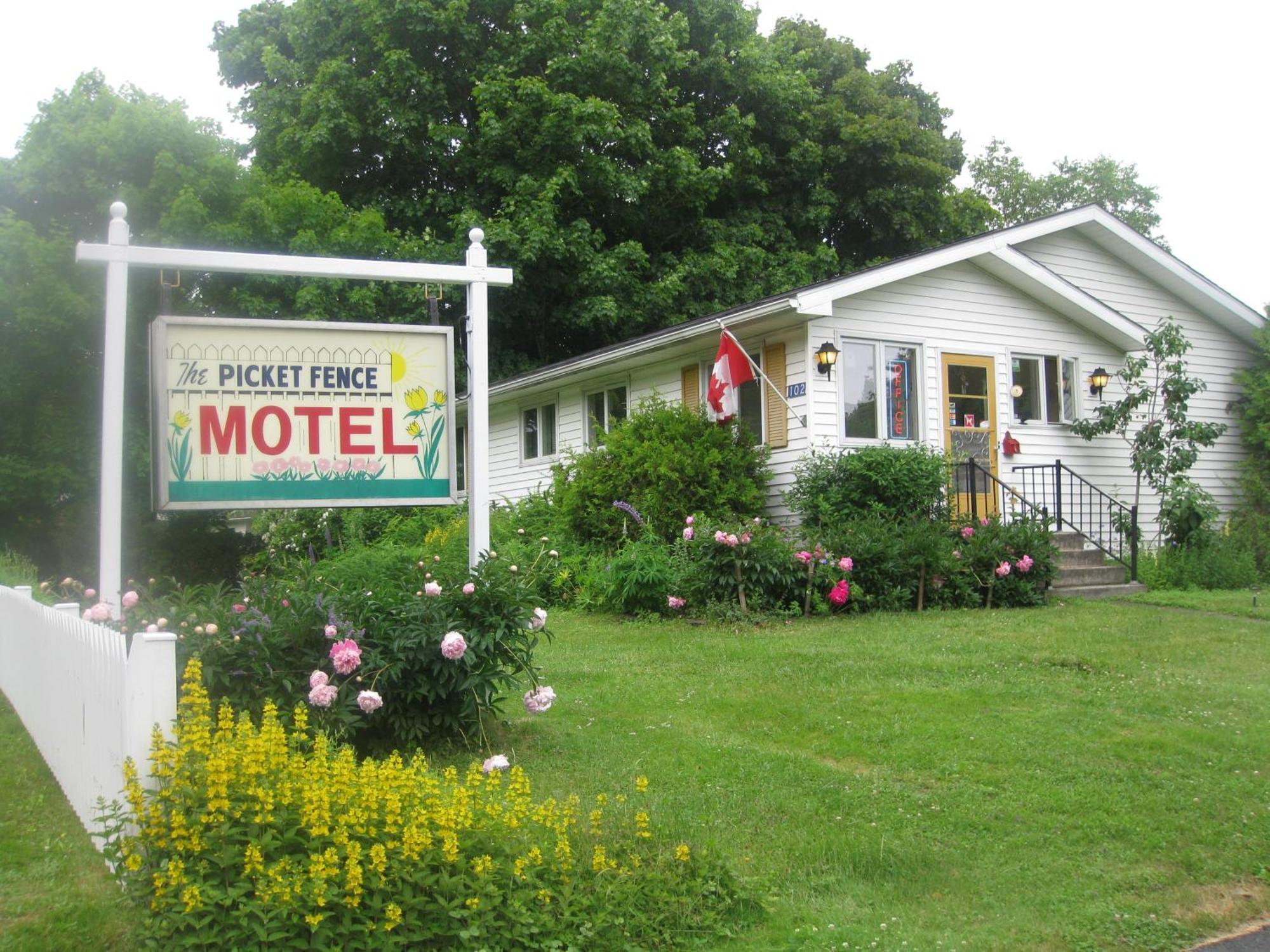 Picket Fence Motel St. Andrews By The Sea Extérieur photo